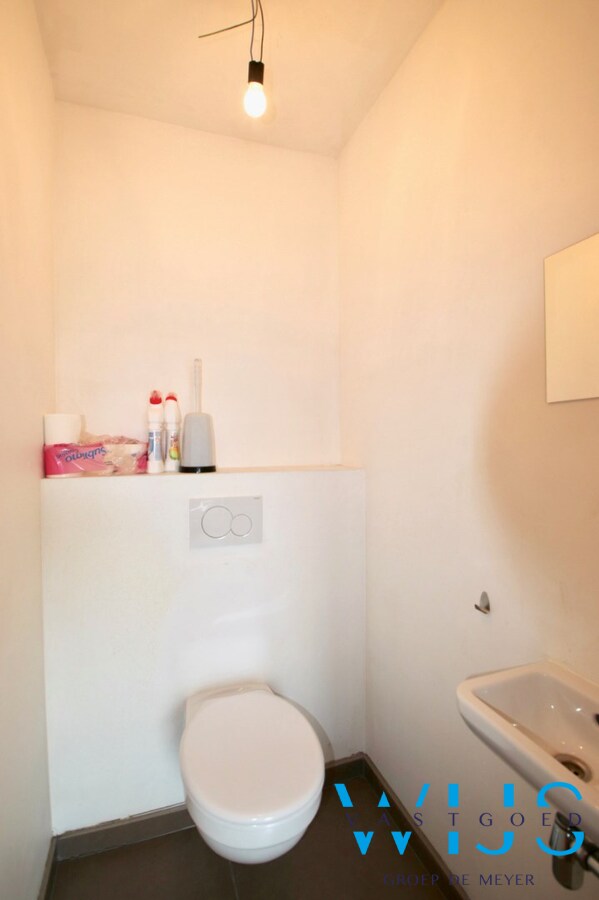 Energiezuinig 2 slaapkamerappartement met garage te Rieme! 