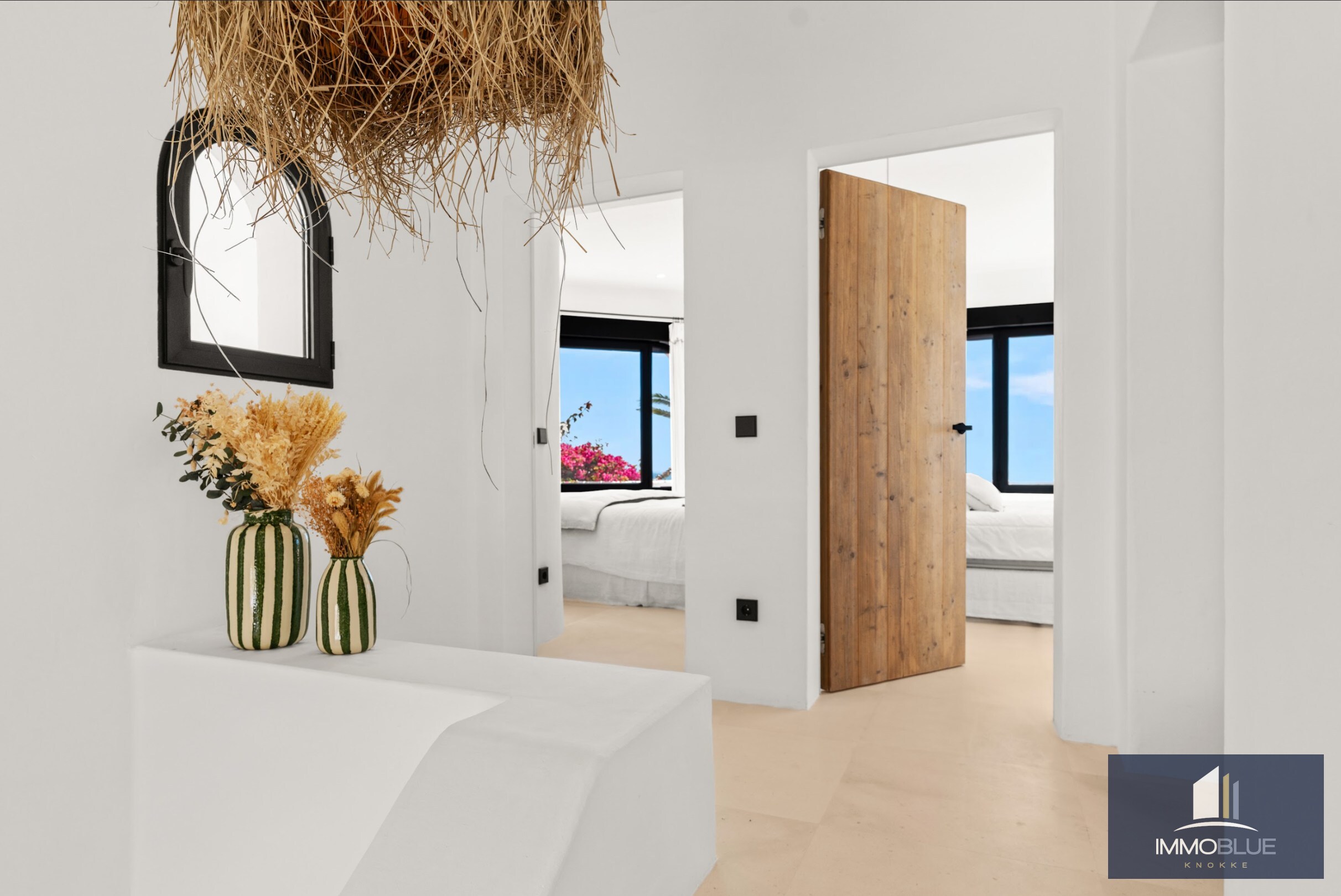 Villa méditerranéenne moderne avec vue mer spectaculaire 