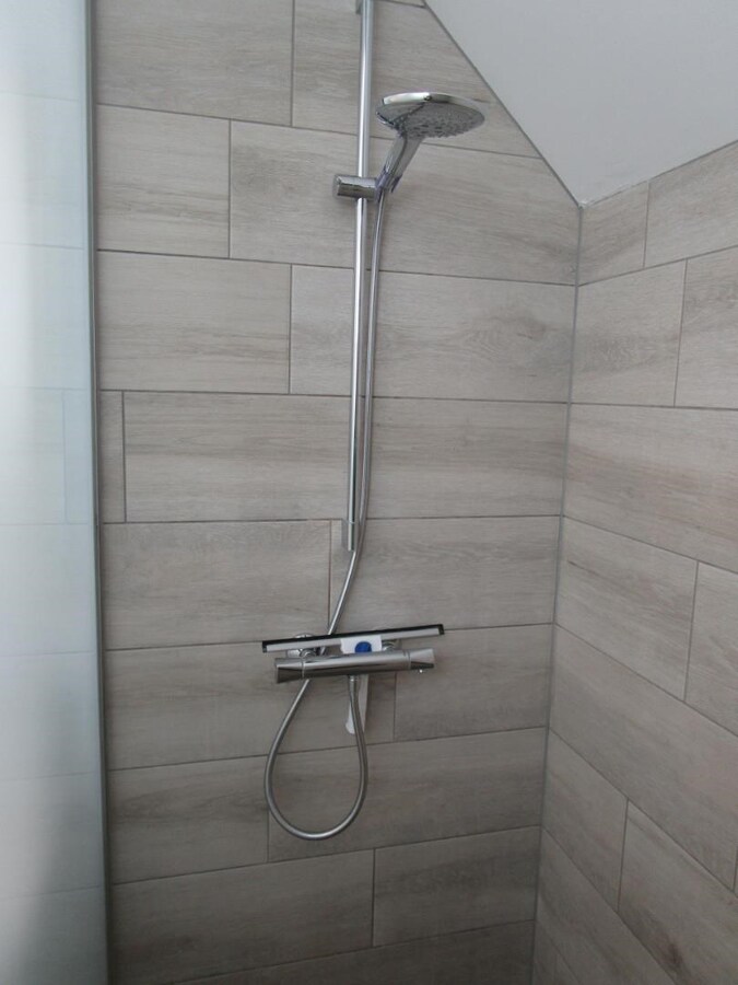 LUXUEUS 3-SLPK-APPARTEMENT  (zonder vaste kosten!). 
