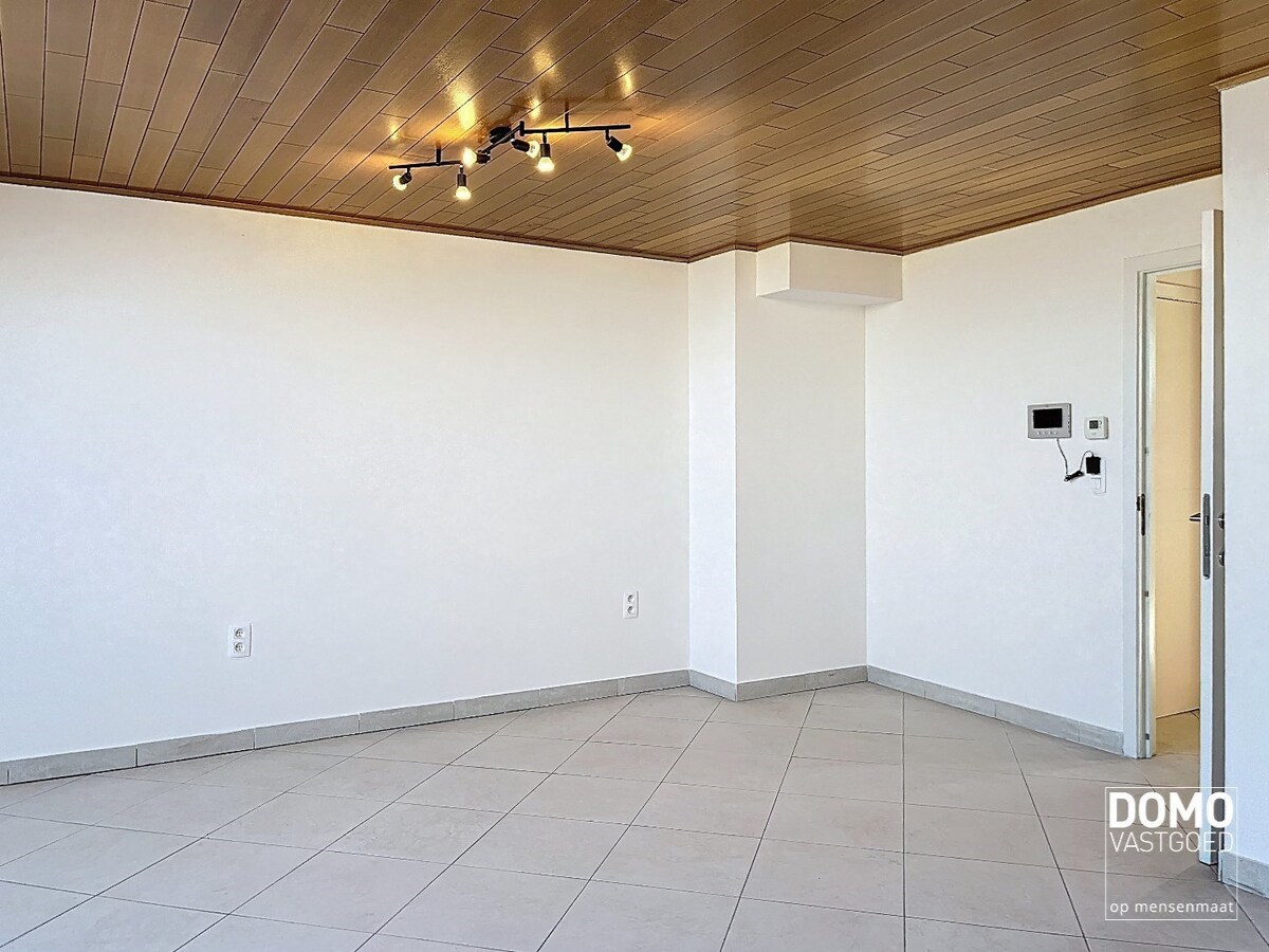 GERENOVEERD DUPLEXAPPARTEMENT MET 2 SLAAPKAMERS OP GOEDE LOCATIE IN KURINGEN 