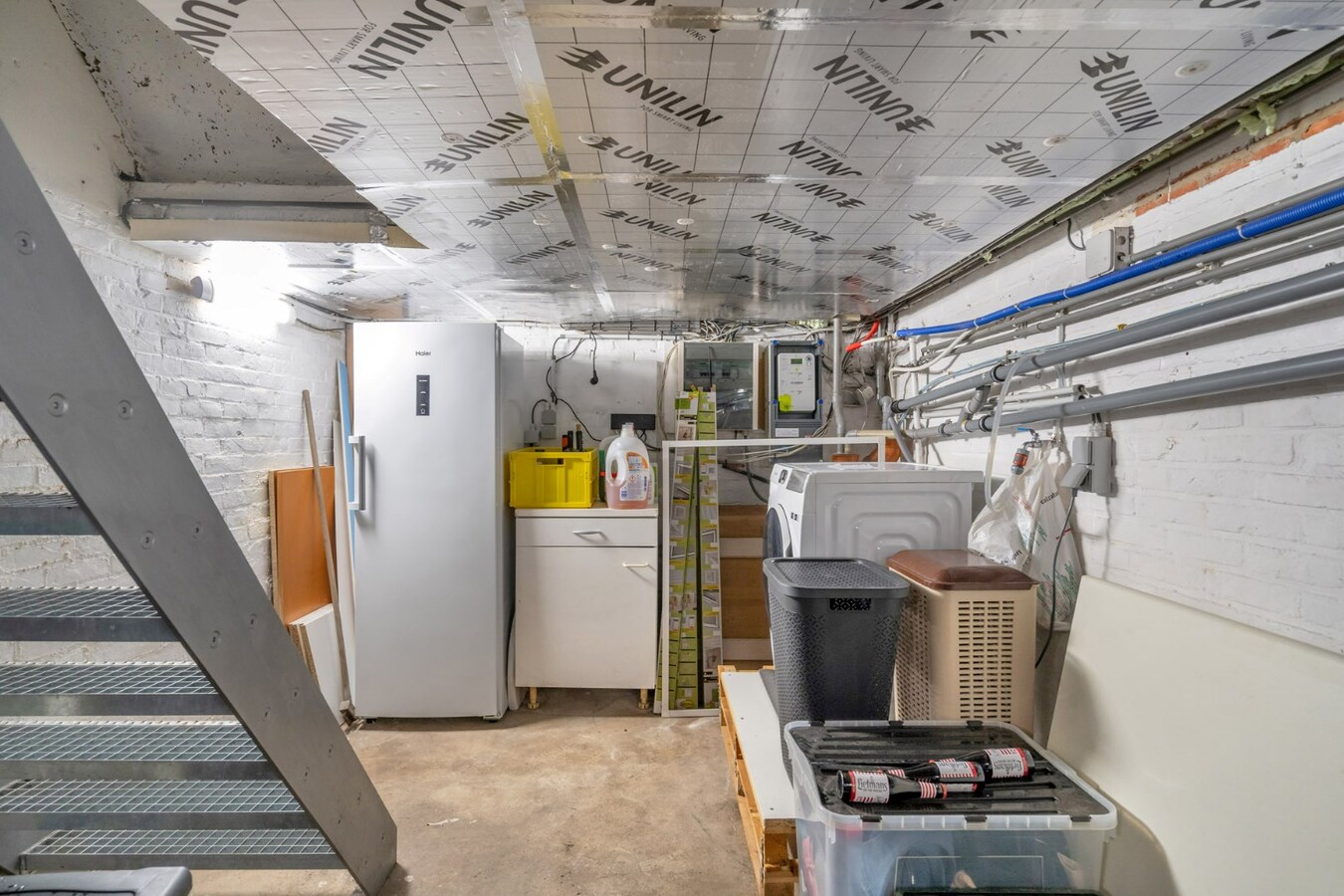 Gerenoveerd appartement met 2 slaapkamers en garage 