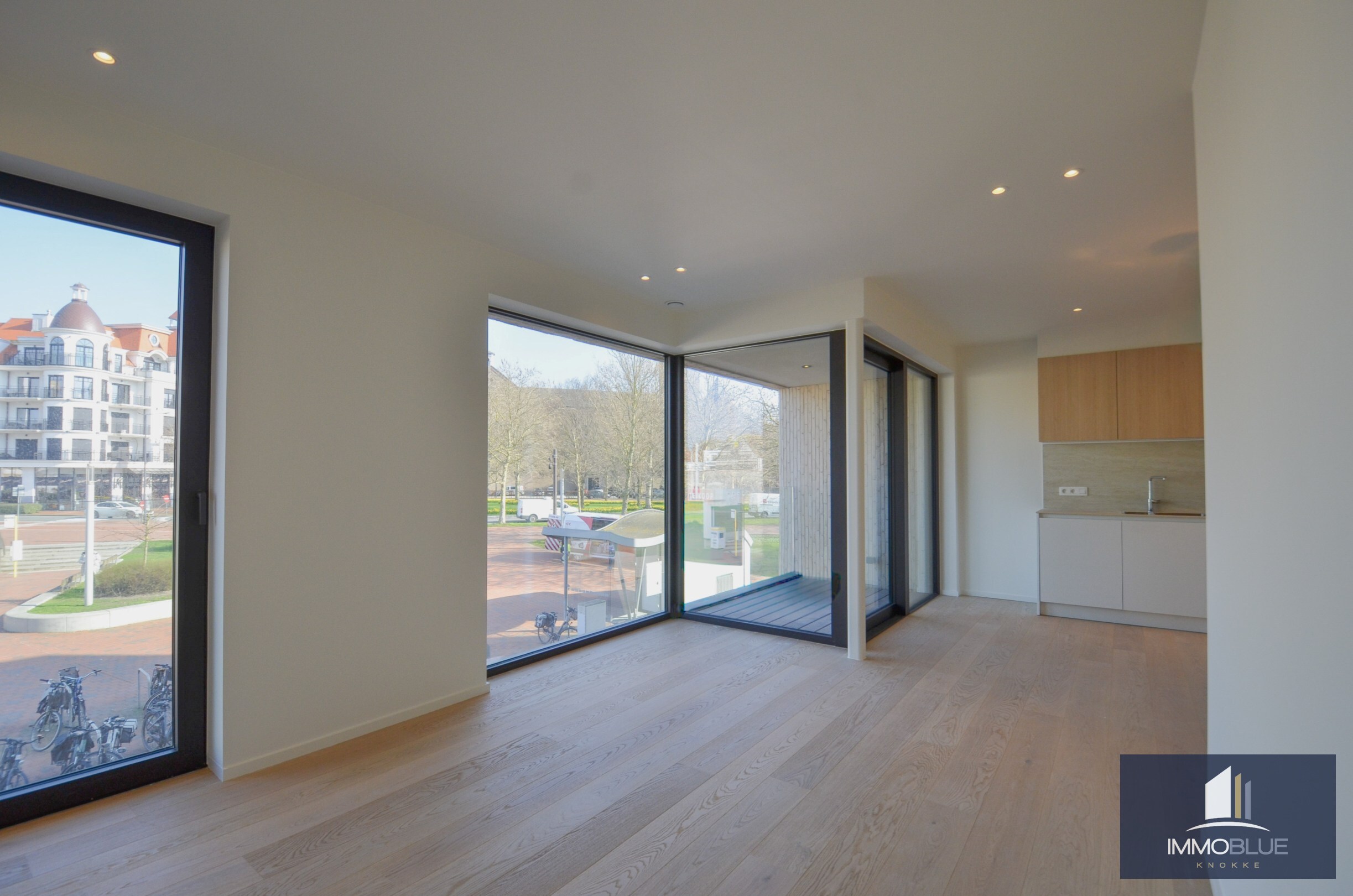 Nieuwbouw: Licht en modern nieuwbouwappartement met terras nabij Duinenwater. 