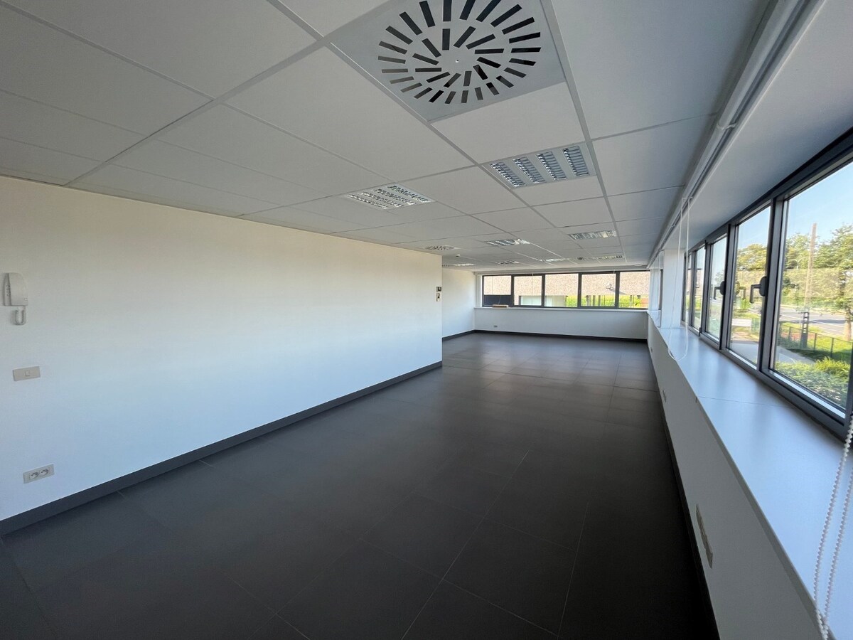 Kantoorruimte op commerciële TOP-ligging 