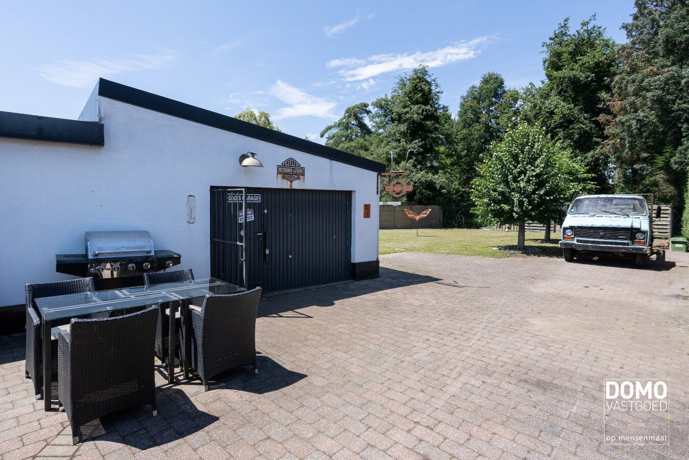 UNIEKE EIGENDOM MET WONING, 2 APPARTEMENTEN EN MAGAZIJNEN OP 13A88CA 