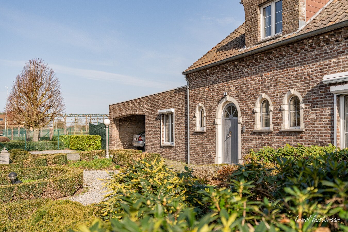 Woning met paardenstallen en buitenpiste op ca. 6,5ha te Bree 