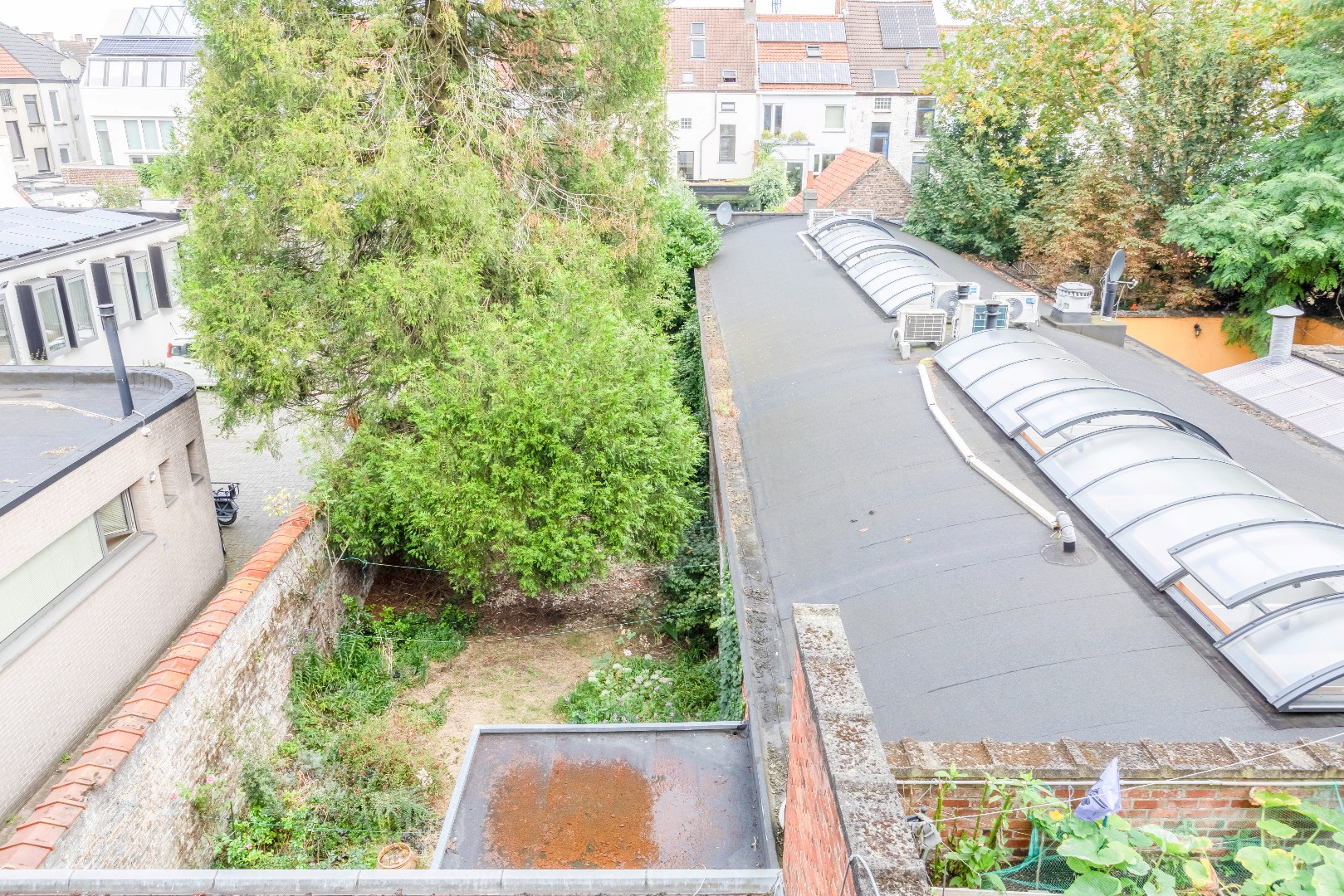 Te renoveren handelspand in het centrum van Ledeberg 