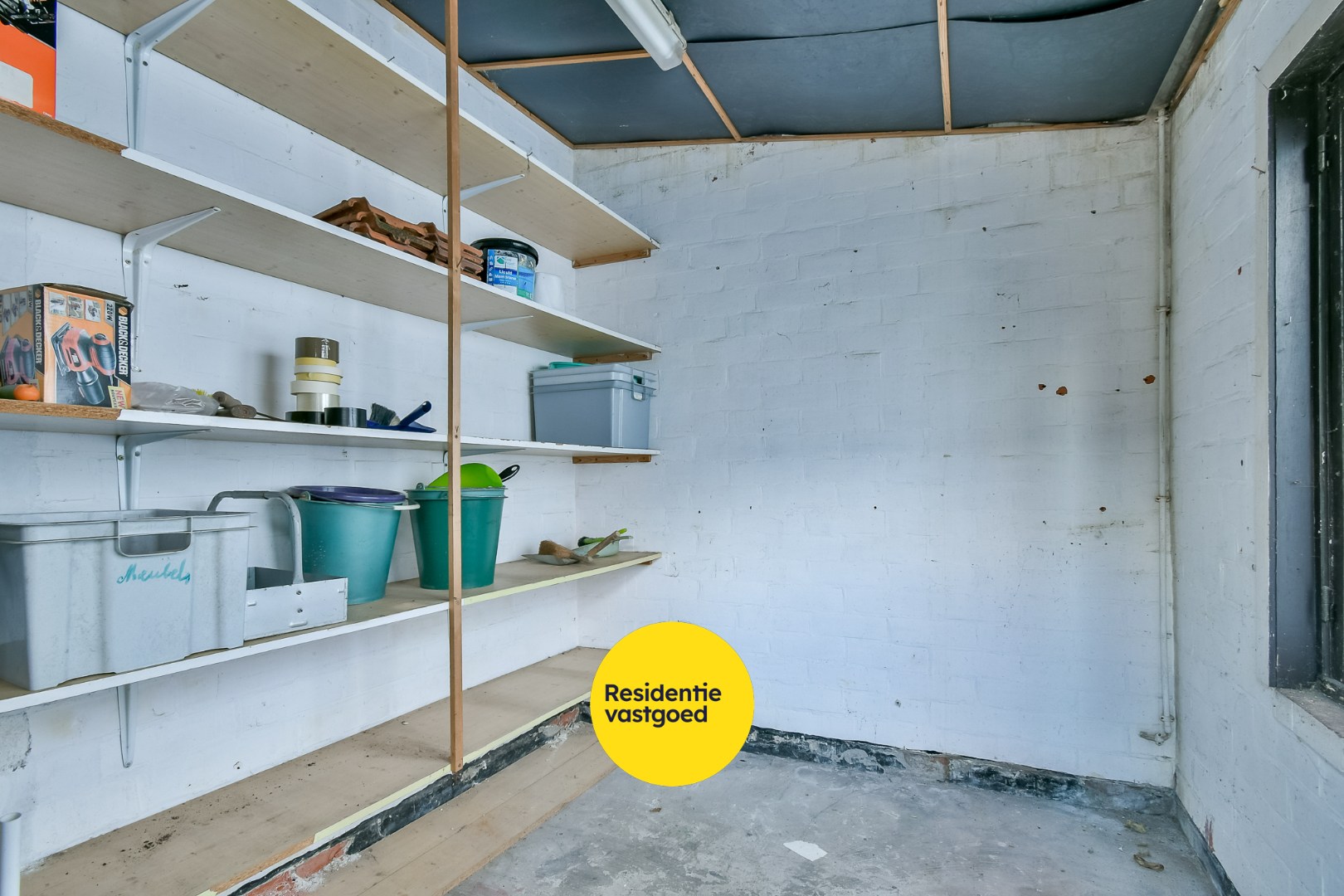 Te renoveren woning in hartje Torhout! 