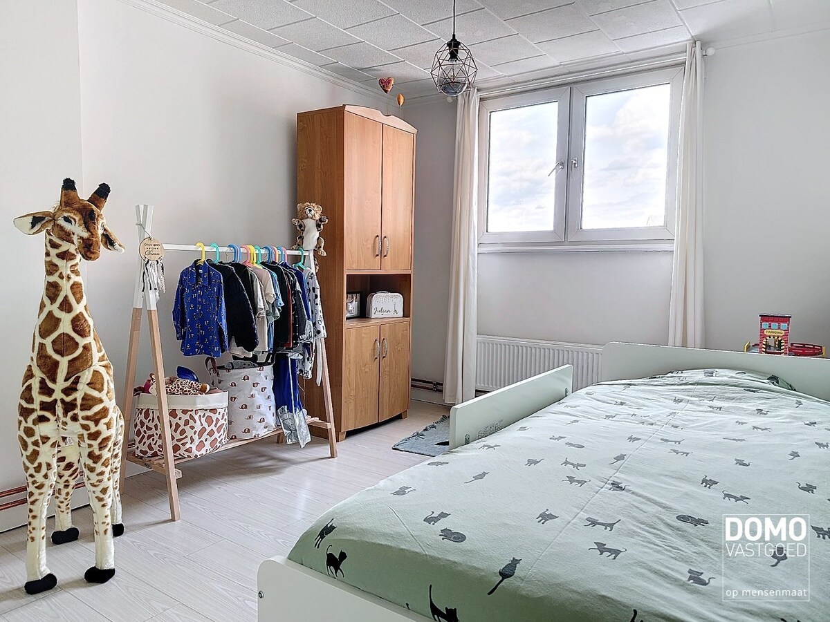 Gerenoveerd duplex appartement met 2 slaapkamers in het centrum van Runkst. 