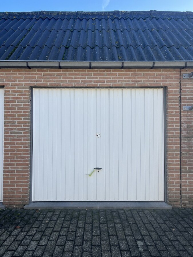 Gerenoveerde stadswoning op uitstekende ligging met binnentuin en garagebox 