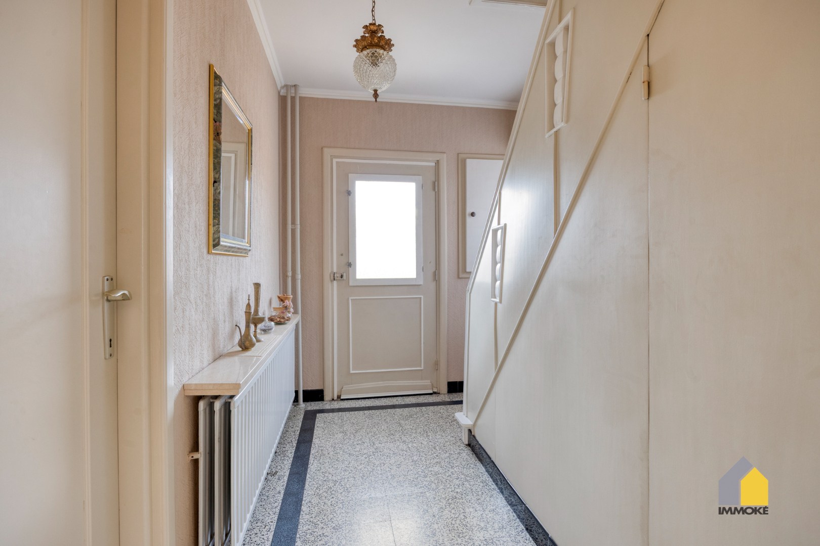 Op te frissen woning met 4 slpk op ruim perceel van 9 a 78 ca. 