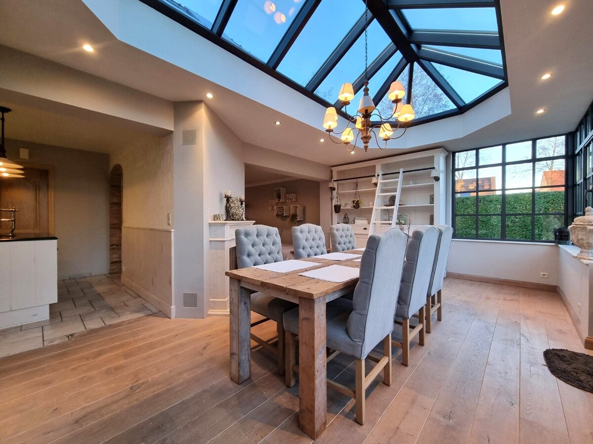 Zeer knappe, halfopen gezinswoning te Lissewege 