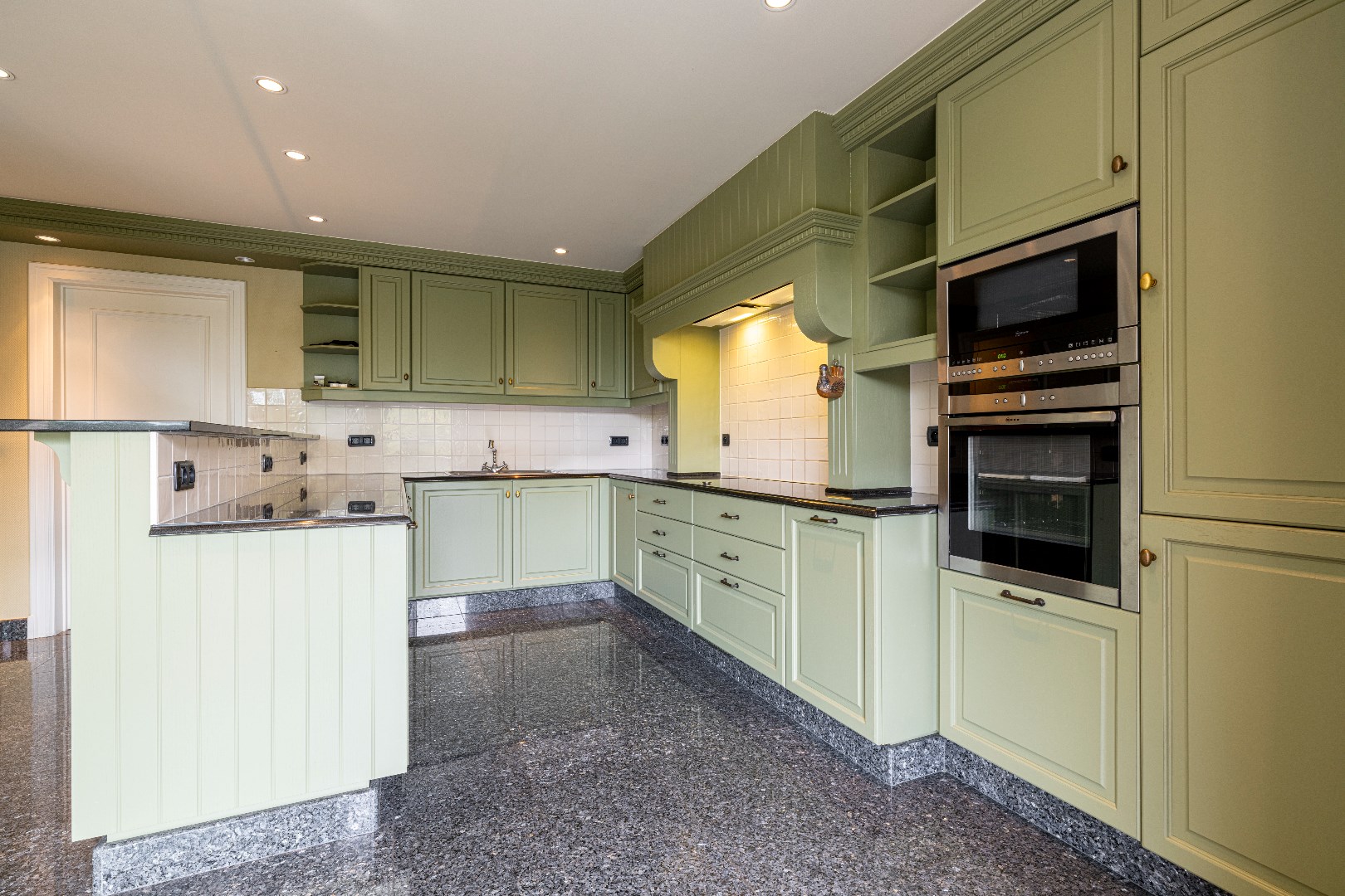 Volledig uitgeruste keuken met voldoende opbergruimte