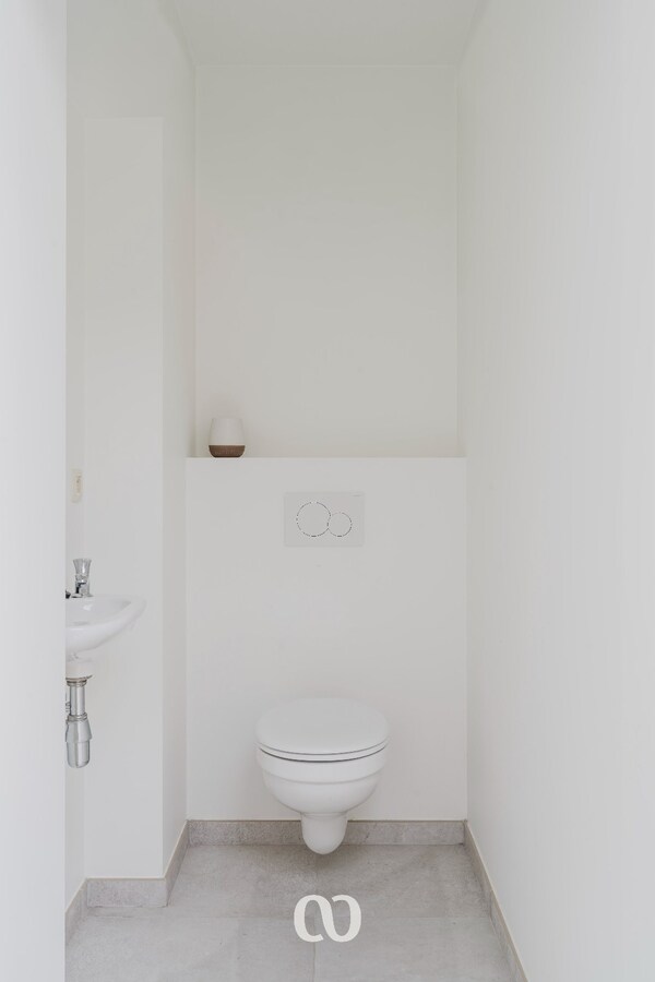 Gerenoveerde huurwoning met 3 slaapkamers en garage in het centrum van Etikhove 