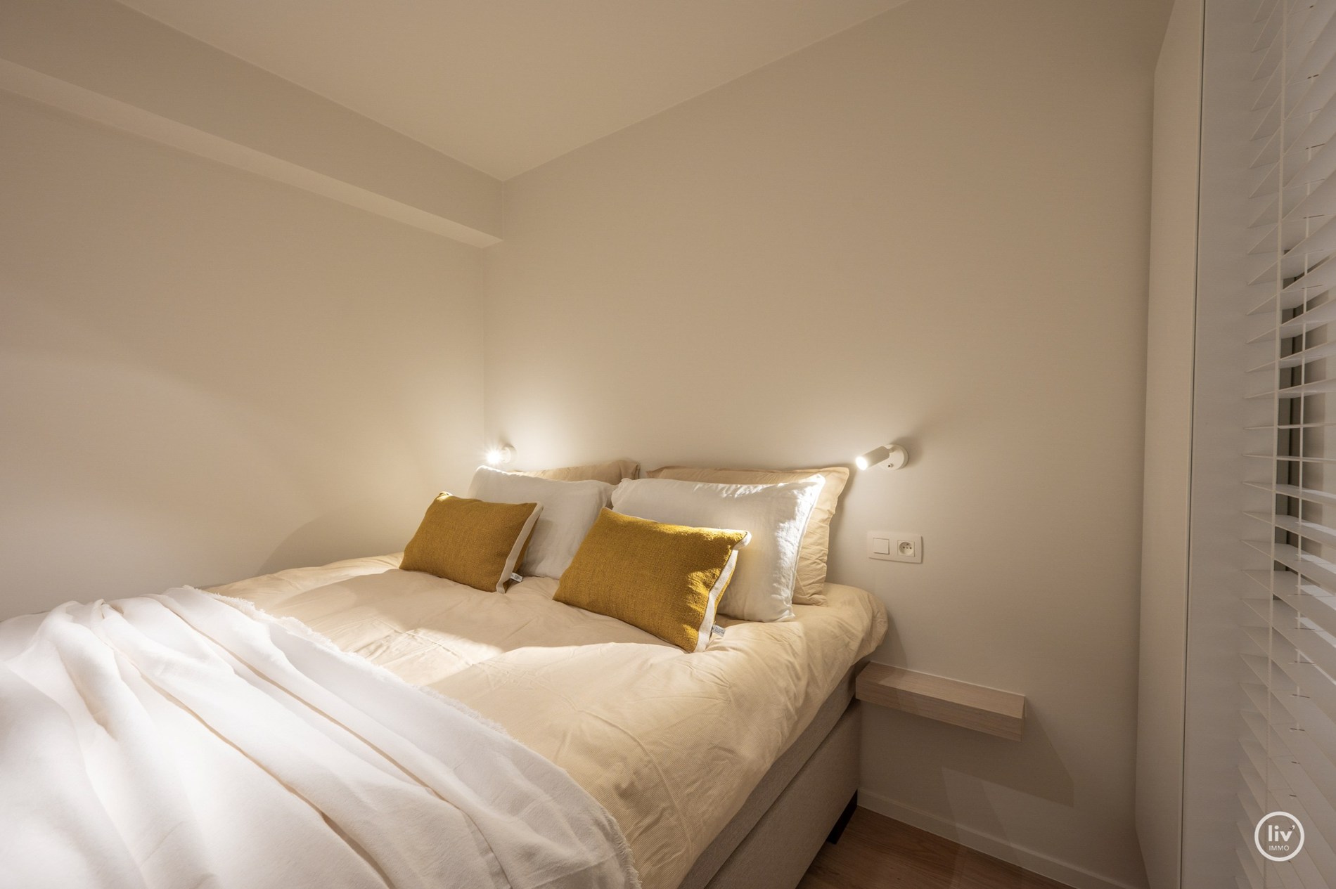 Appartement de plus de 3 chambres avec des finitions très luxueuses et possibilité de garage dans l'immeuble. 