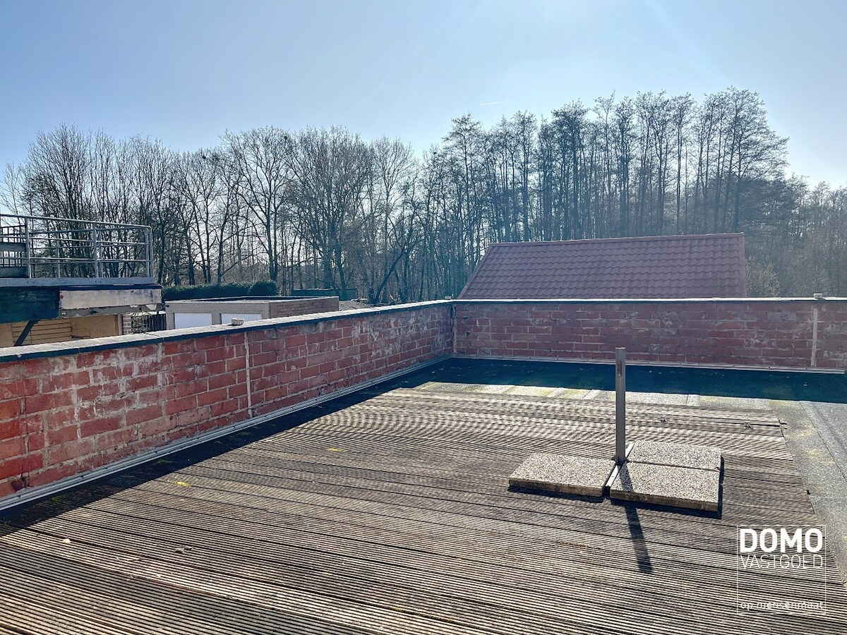 DUPLEXAPPARTEMENT MET TERRAS TE STOKROOIE 