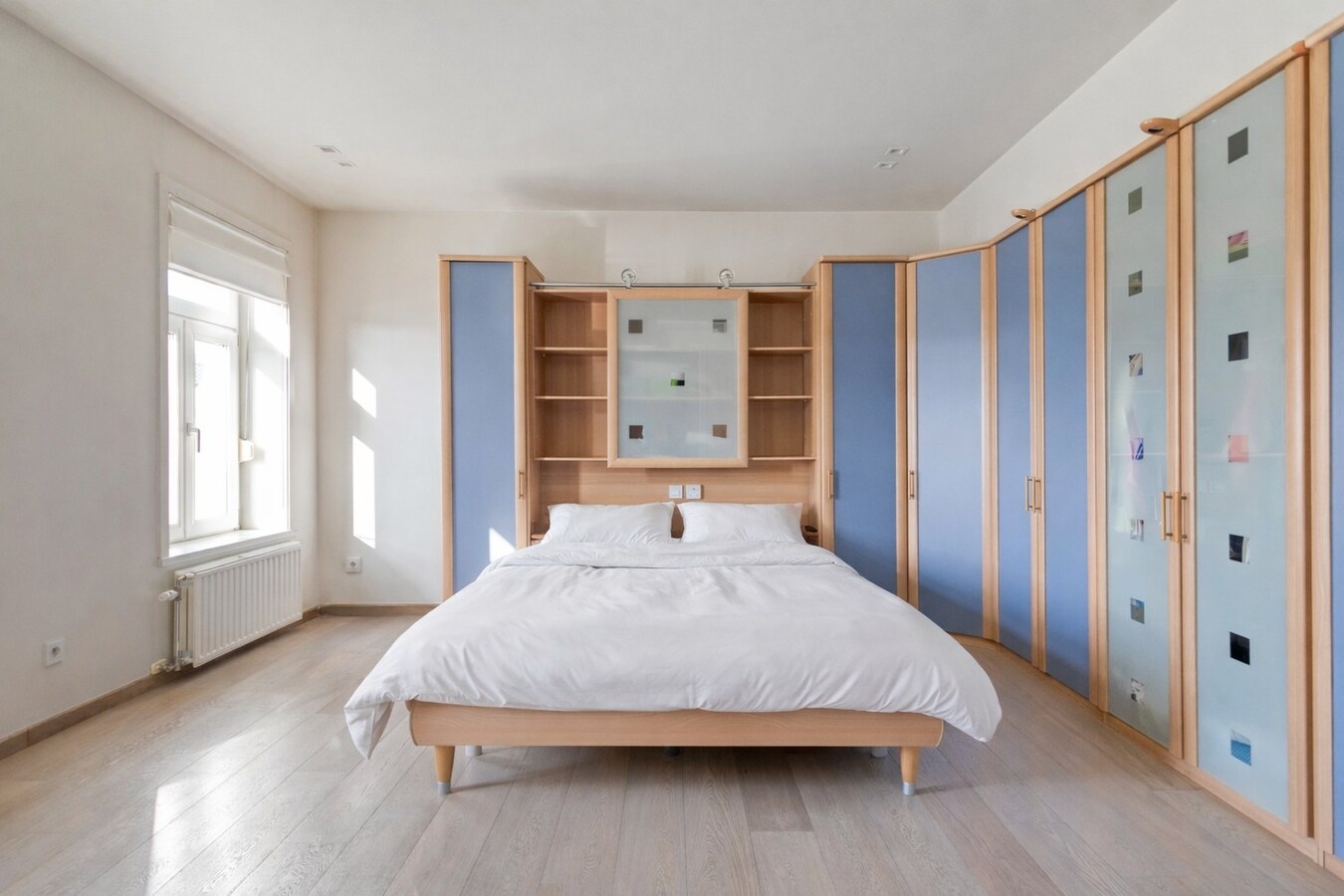 Uitzonderlijke exclusieve herenwoning met verrassende loods van 3 etages 