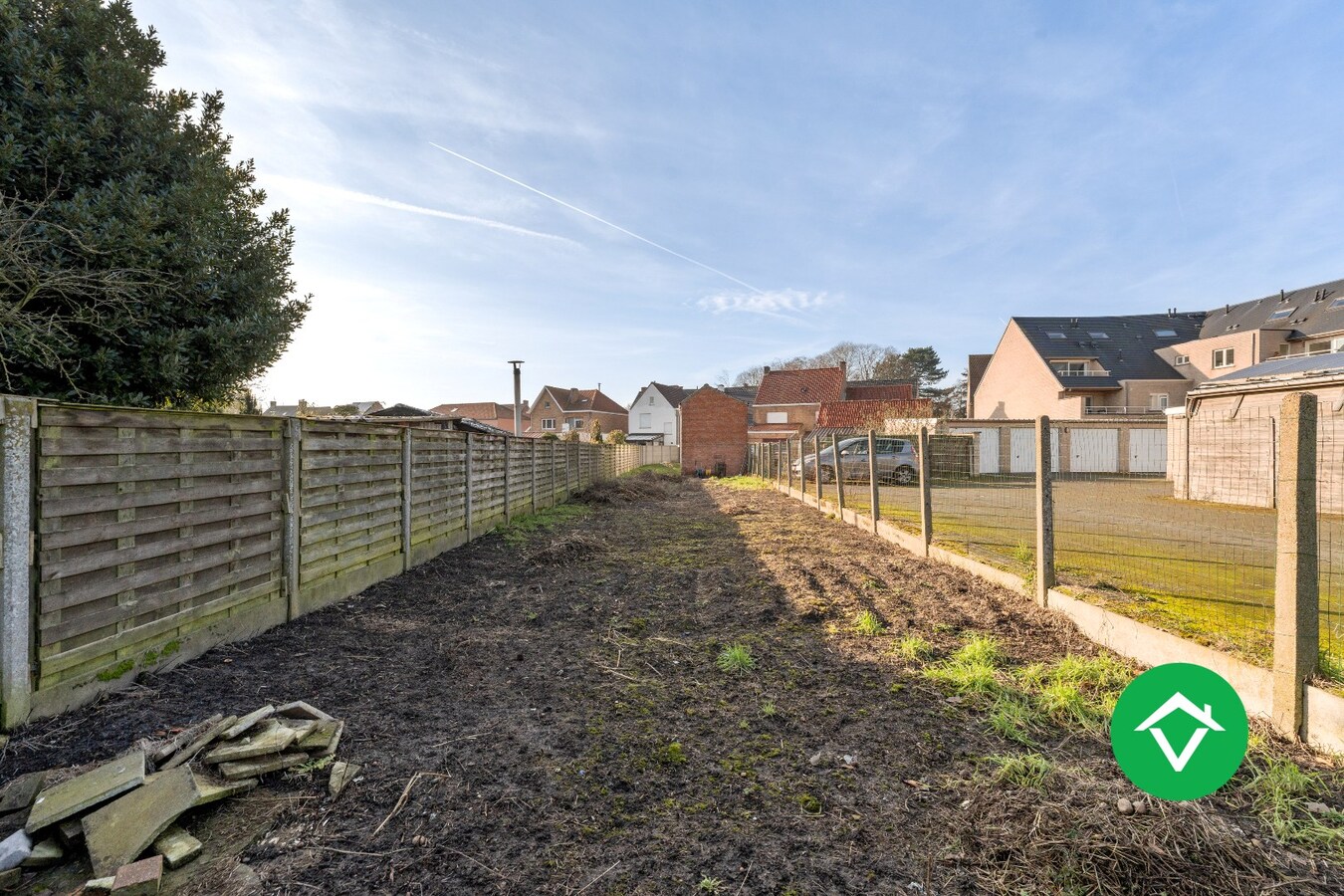 Volledig vernieuwde woning met 3 slaapkamers en bijgebouw in centrum Koekelare 