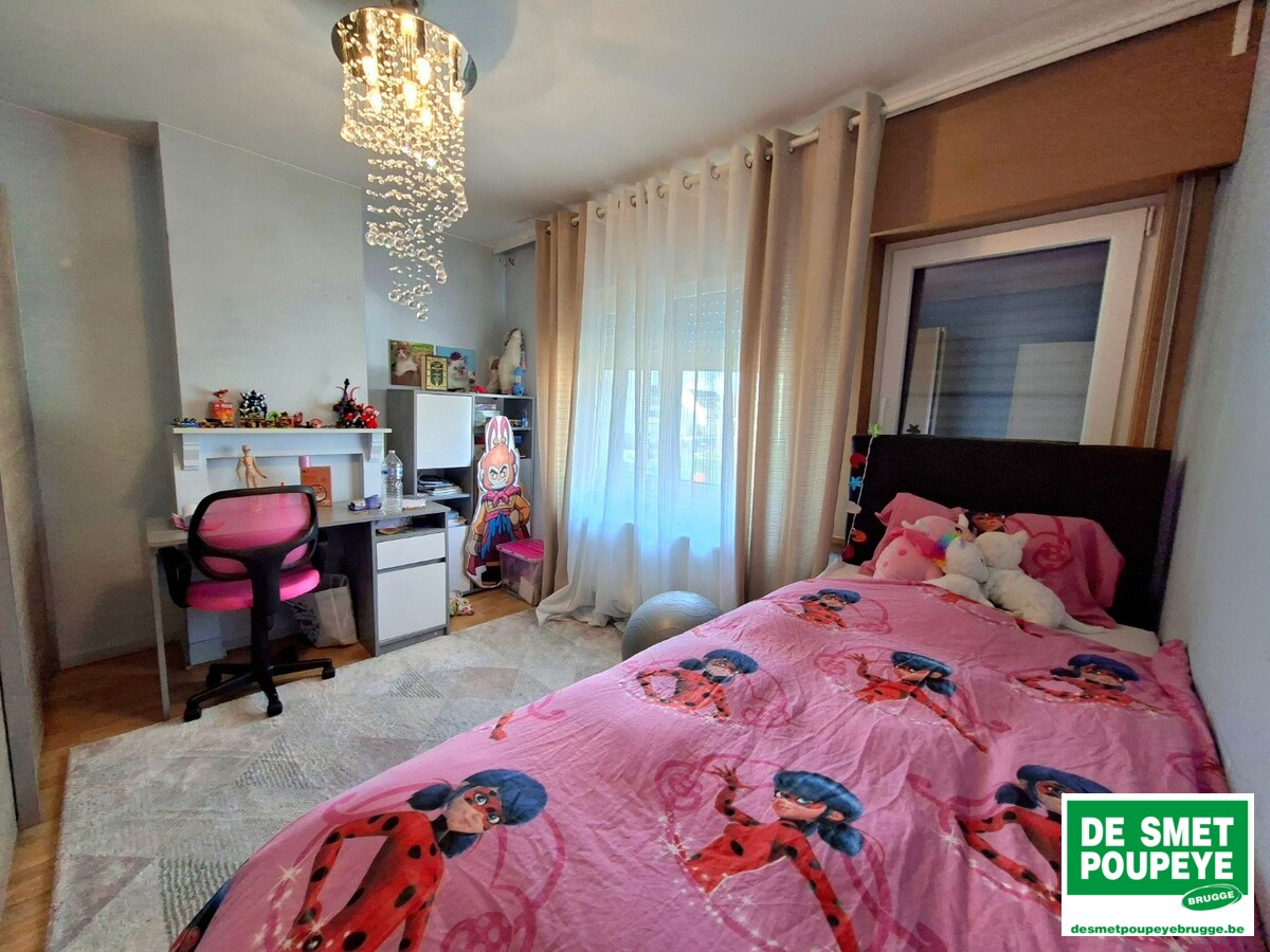 Ruime woning met garage 