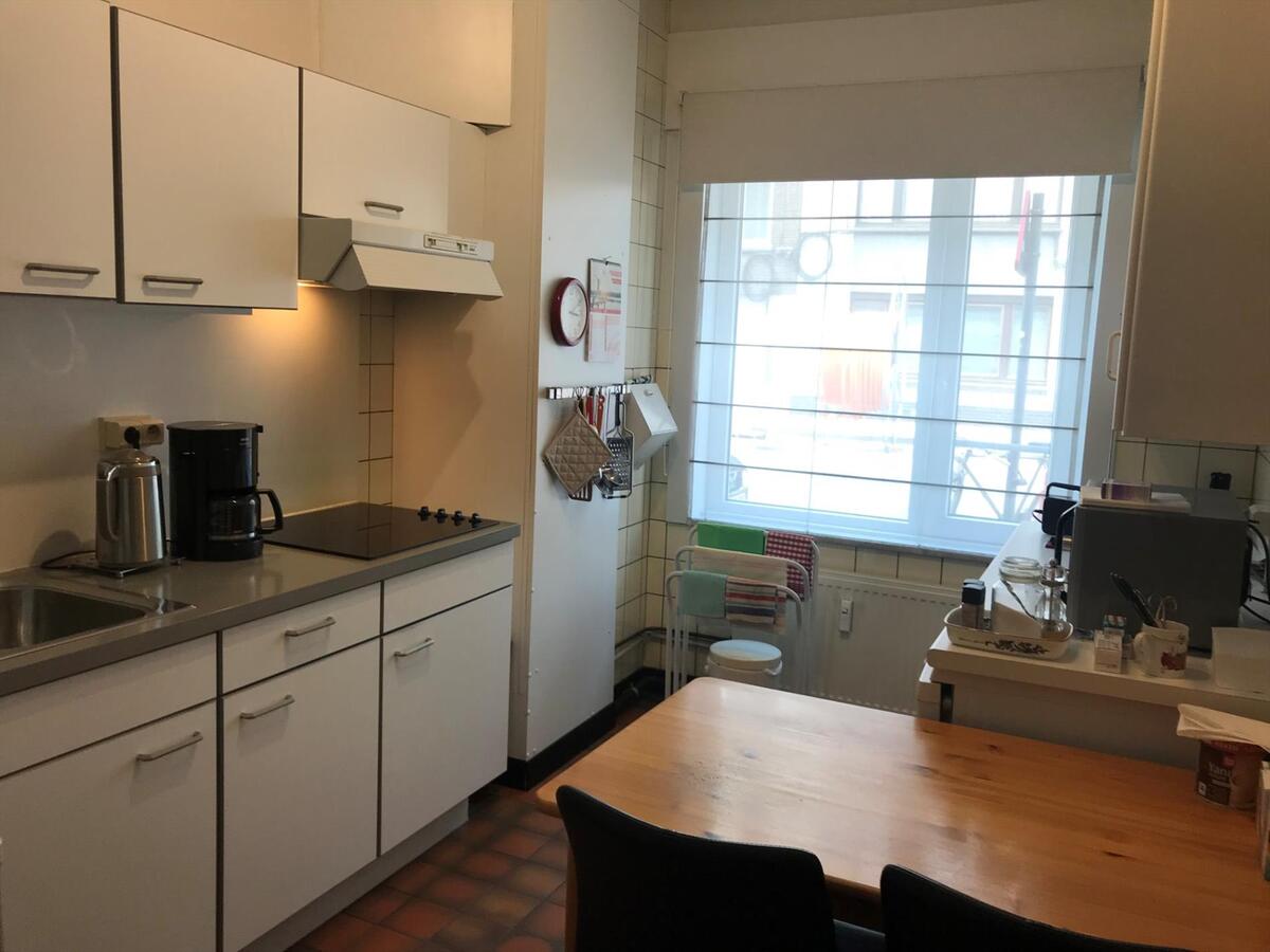 Uitstekend gelegen, lichtrijk appartement met 4 slaapkamers 