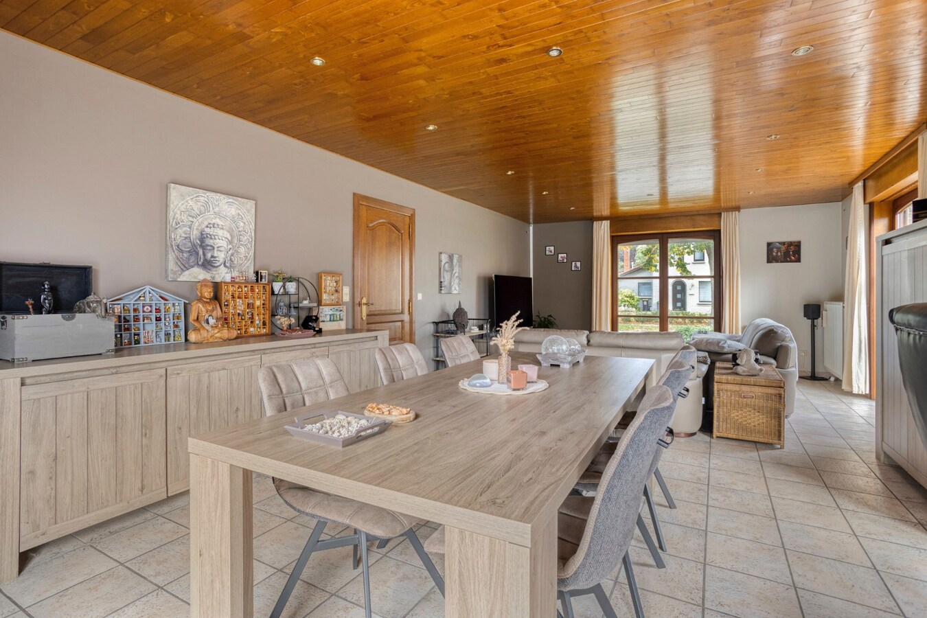 Instapklare gezinswoning met 5 slaapkamers op een perceel van 623 m² in Izegem 