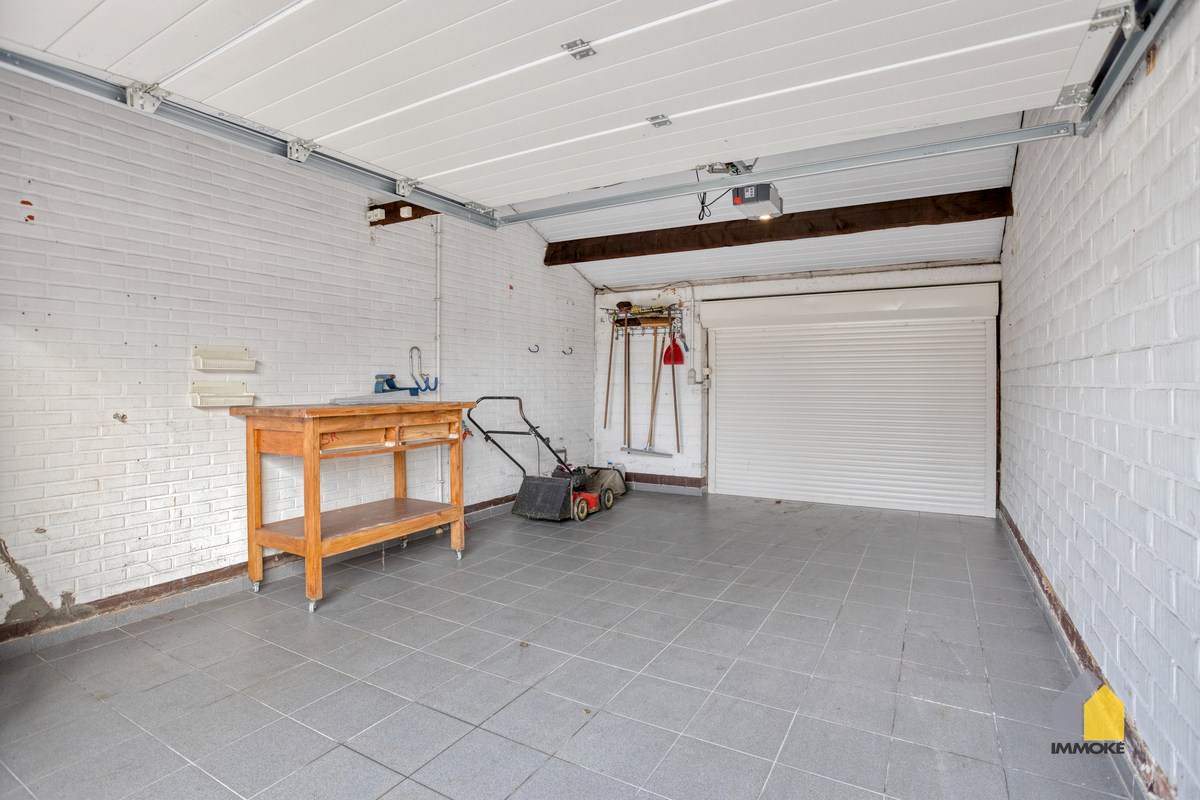 Vrijstaande, statige woning op 7 a 82 ca met 3 slpk en mooie tuin. 