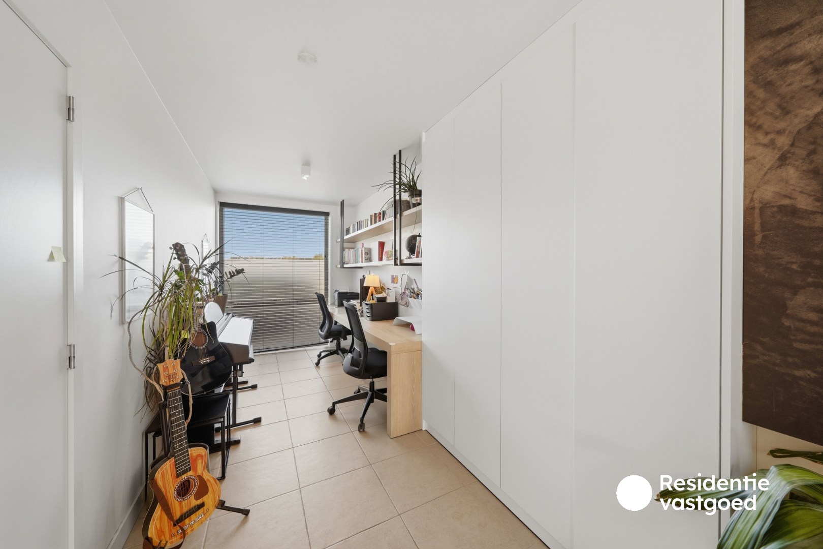 Instapklare woning te koop met garage en tuin! 