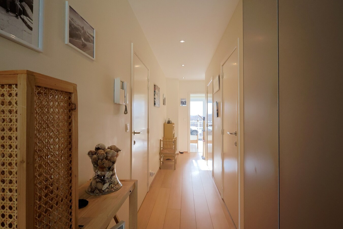 Modern appartement met 2 slaapkamers en parking te Oostduinkerke 