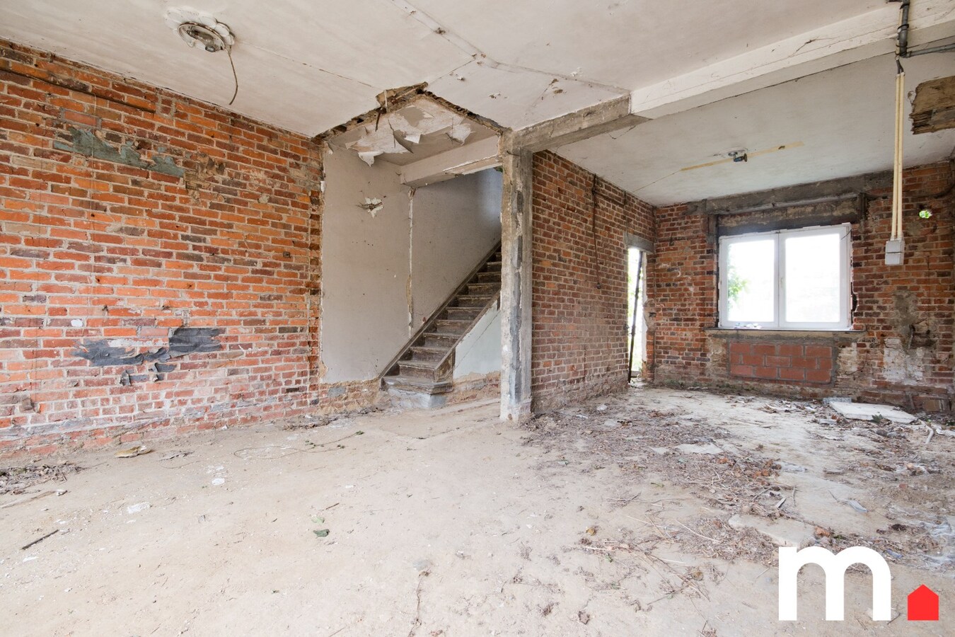 Woning te Kuurne met 173m² bewoonbare oppervlakte op Toplocatie met eventueel mogelijkheid tot handelspand! 