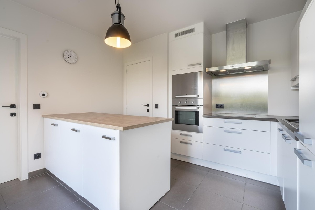 Rustig gelegen gezinswoning met tuin, garage &amp; oprit - Maldegem 