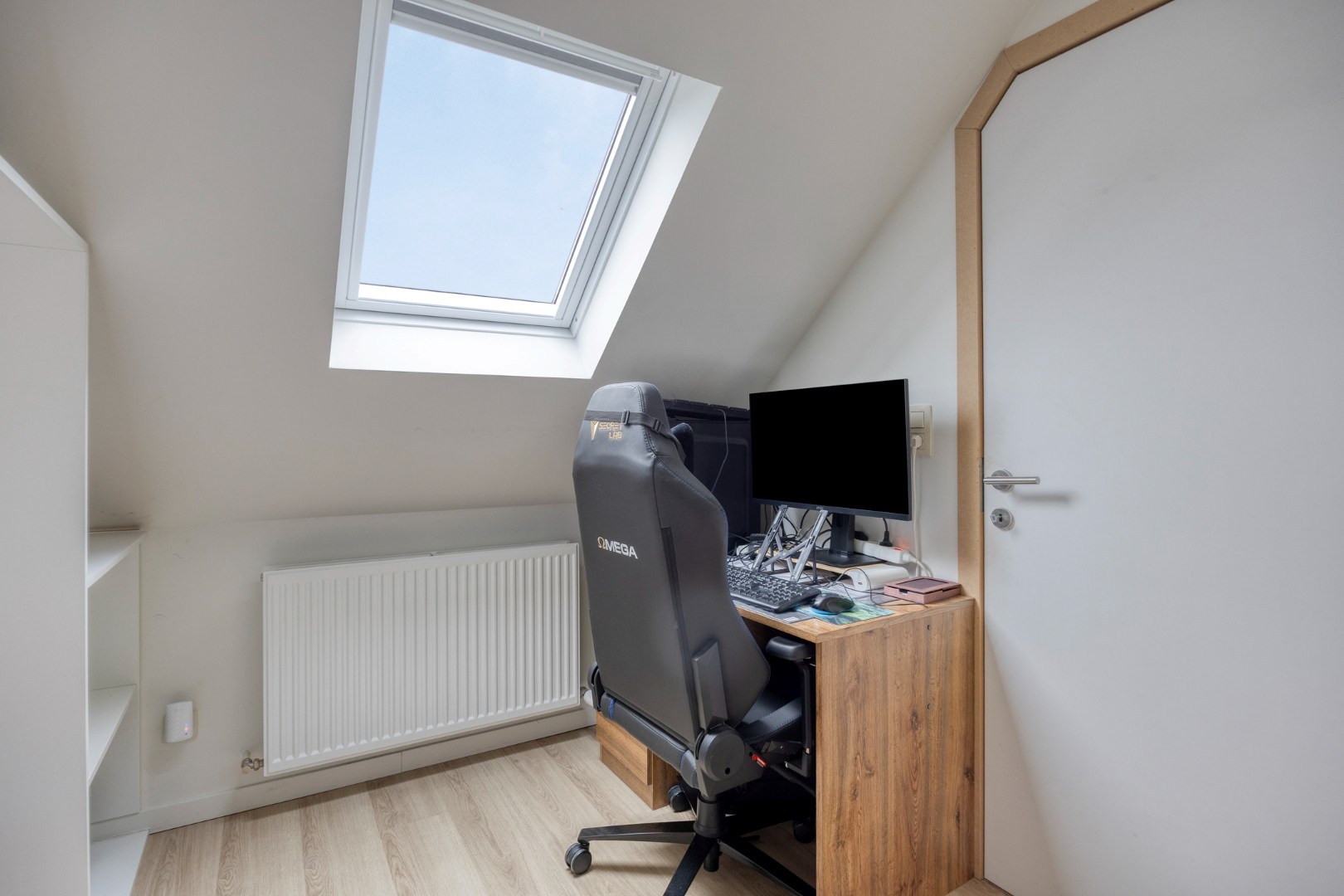 Instapklare woning met naastgelegen bouwgrond in Geel 