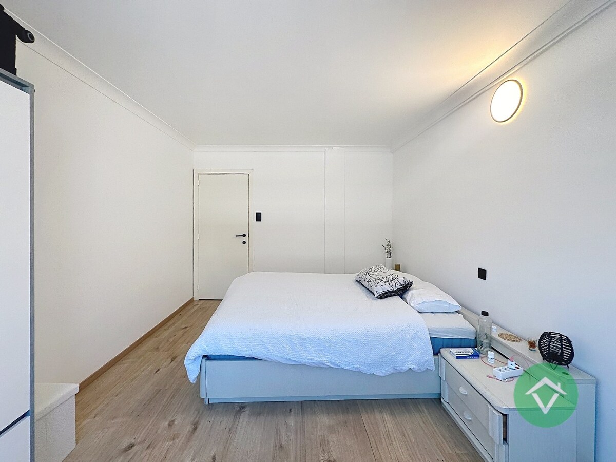 Ruim duplex-appartement met 2 slaapkamers en terrassen in hartje Torhout 