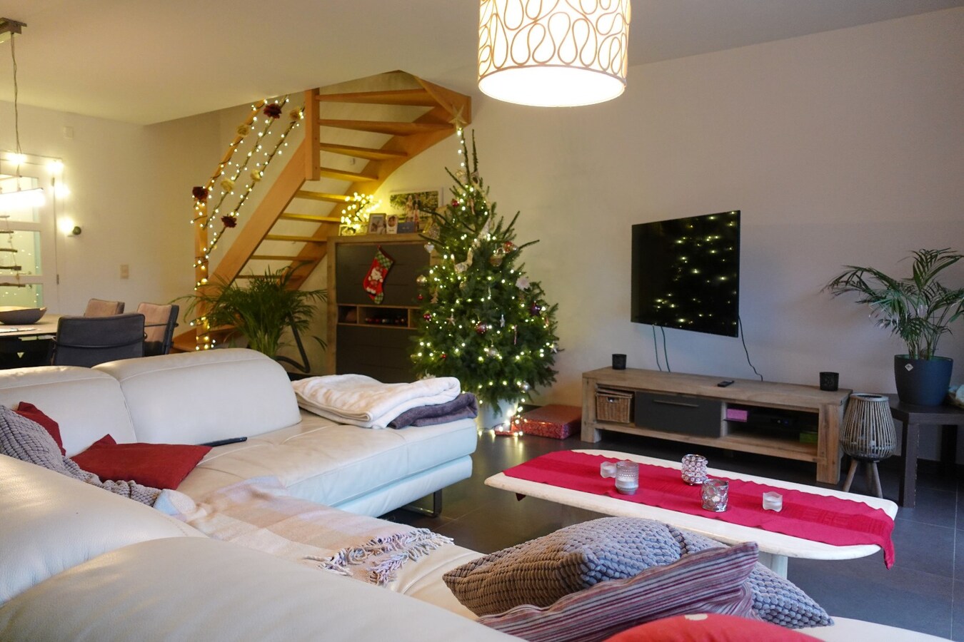 Verrassend ruime woning met 4 slaapkamers en garage 