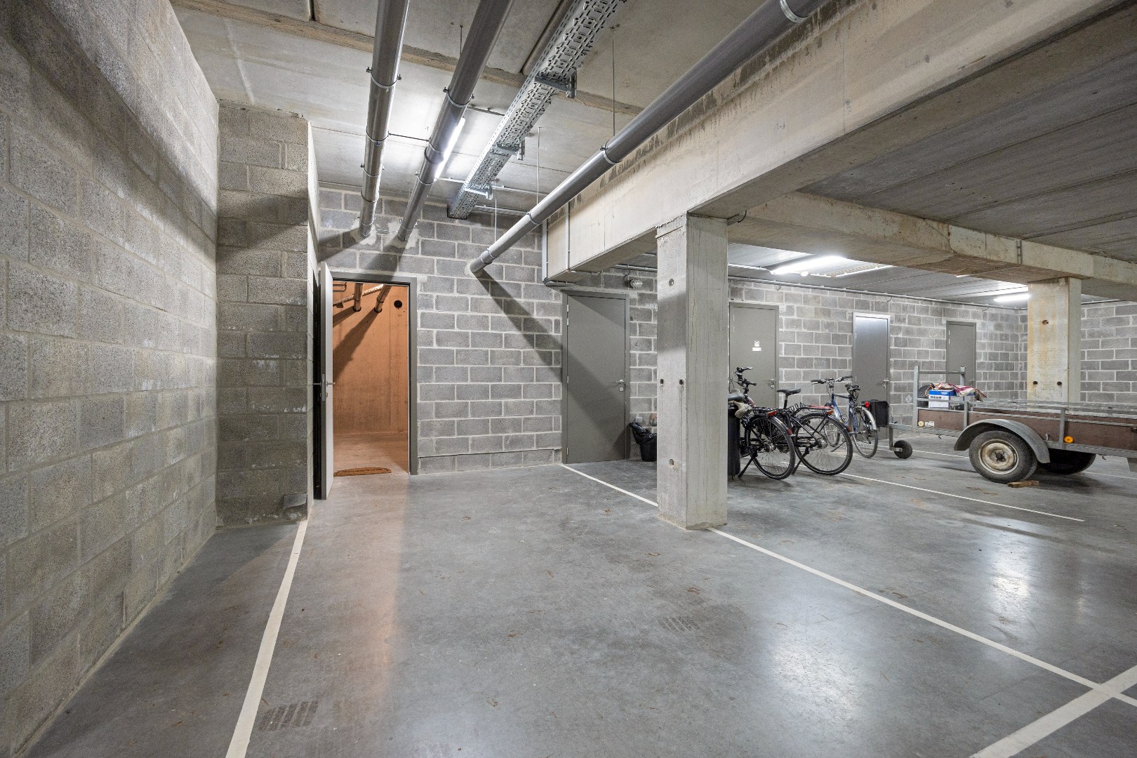 App te huur nabij centrum Halle: 2 slpks, terras, parking + kelder 