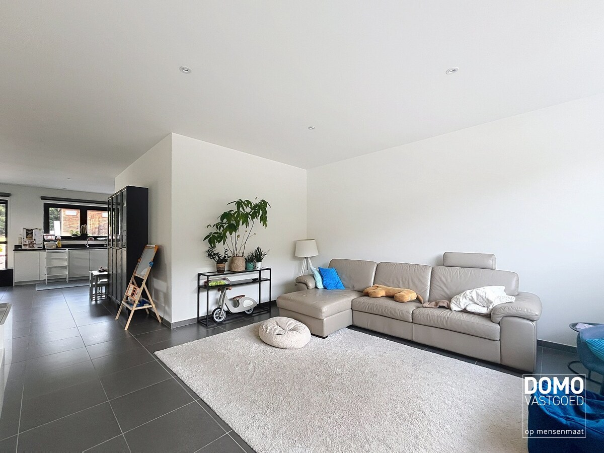 RUIME NIEUWBOUWWONING MET 3 SLAAPKAMERS, TUIN EN TERRAS TE BERINGEN (PAAL) 