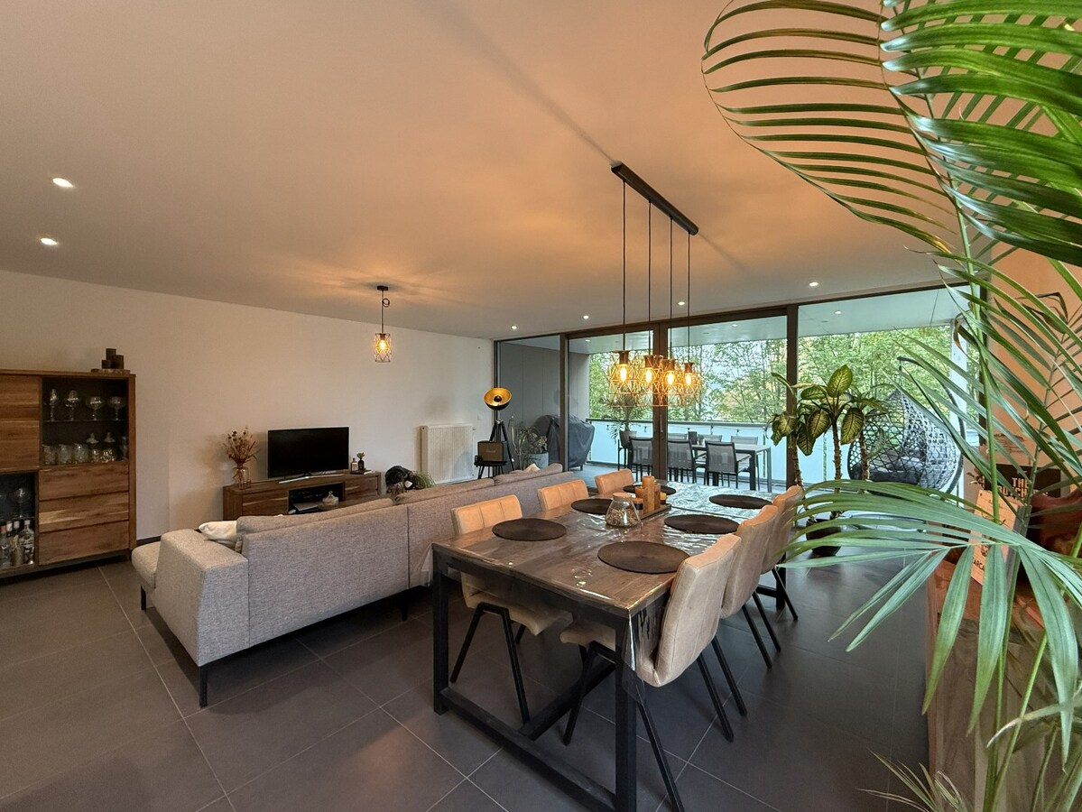 NIEUWE PRIJS! Appartement met 2 slaapkamers 