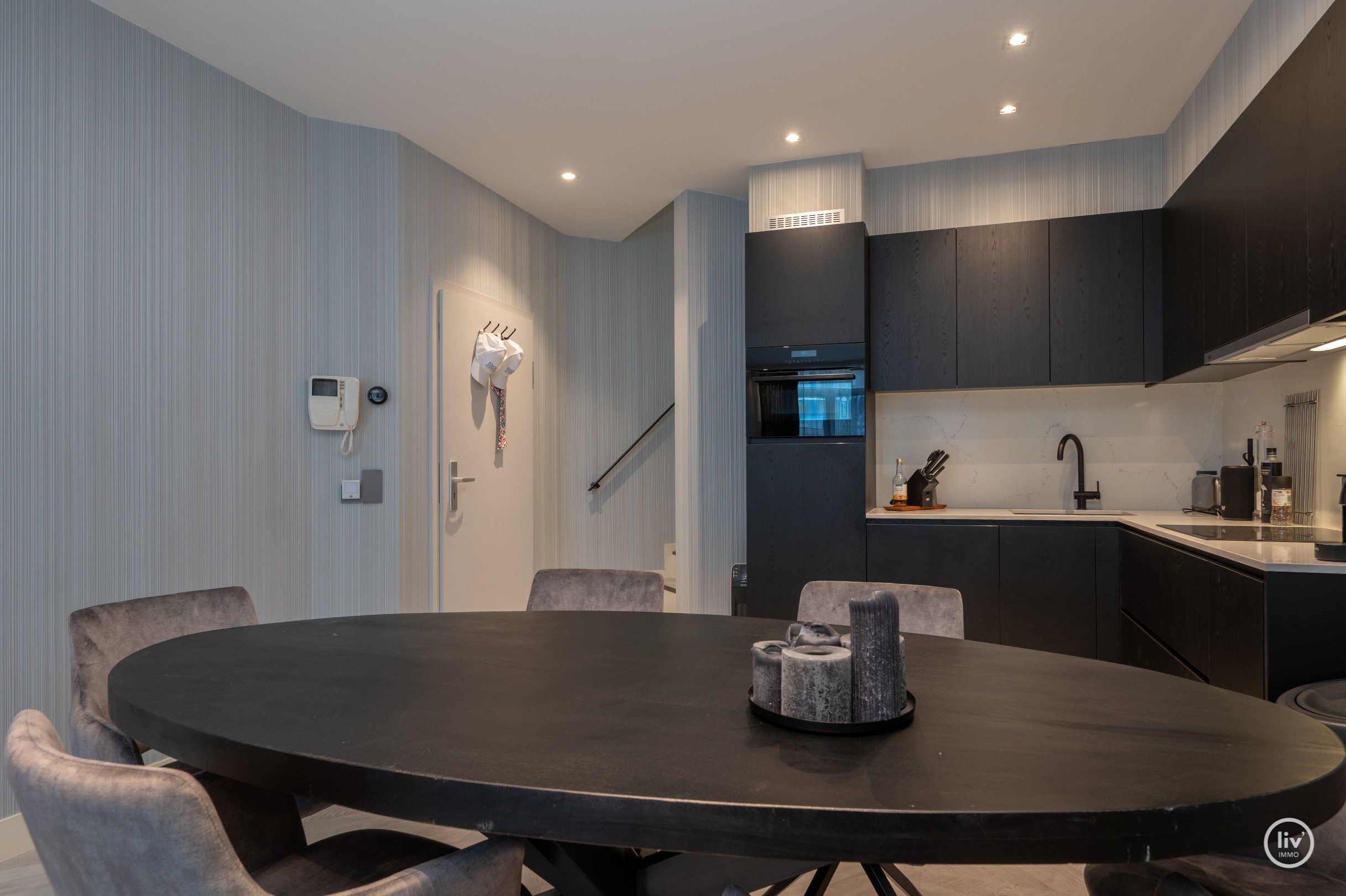 Appartement confortable avec deux chambres et possibilité de stationnement devant l'appartement. 