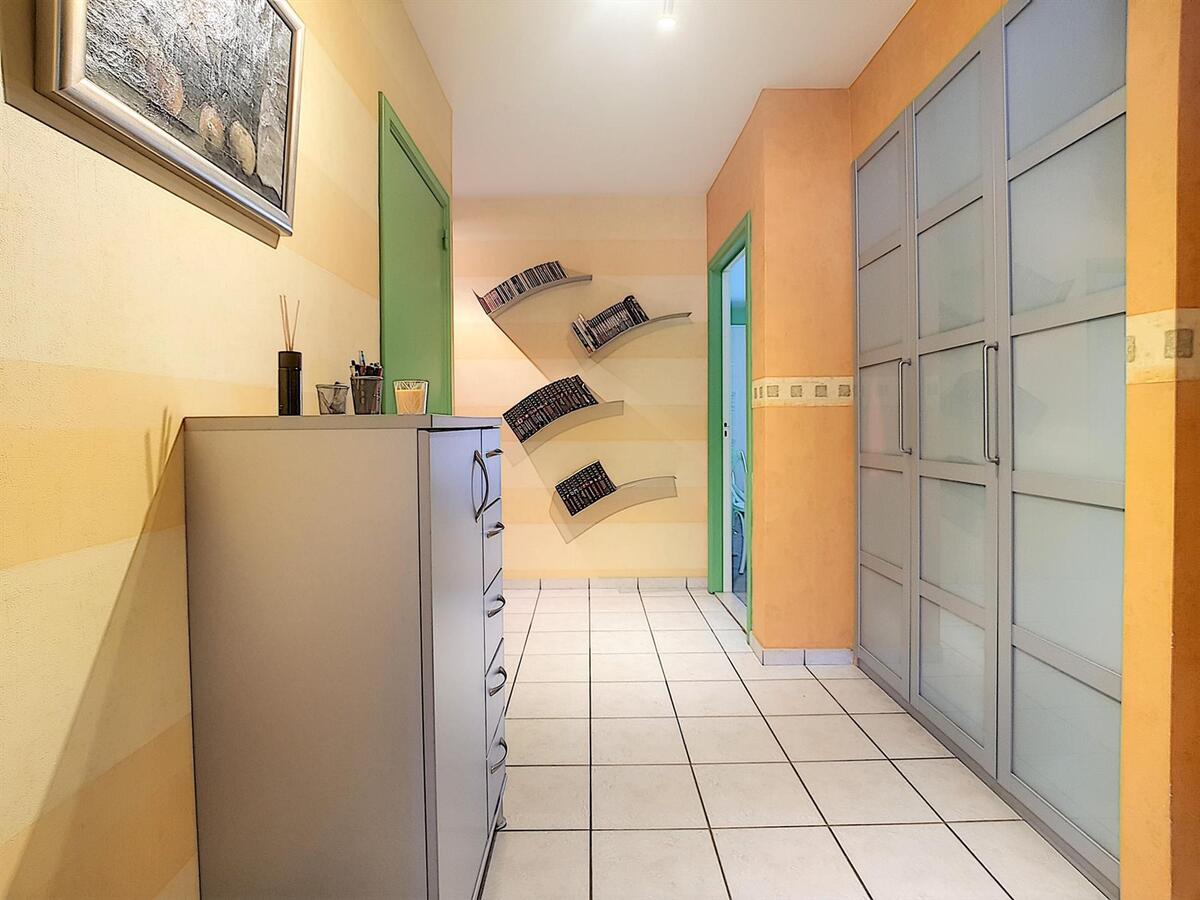 Ruim, zeer aangenaam appartement met drie slaapkamers en zonneterrassen - Heist 