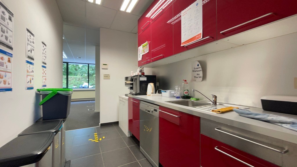 Kantoren te huur op bedrijventerrein Veldkant te Kontich