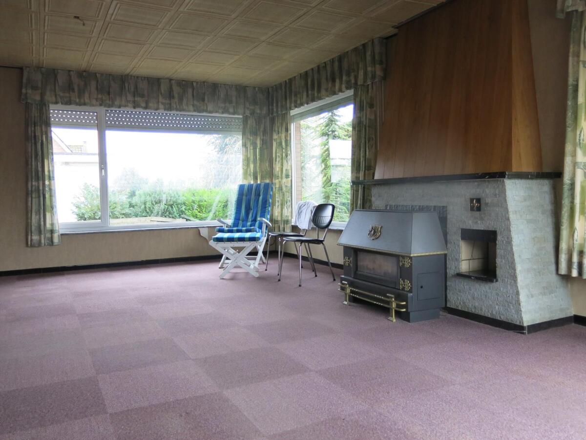 Commercieel gelegen, vrijstaande woning op perceel van 834m² 