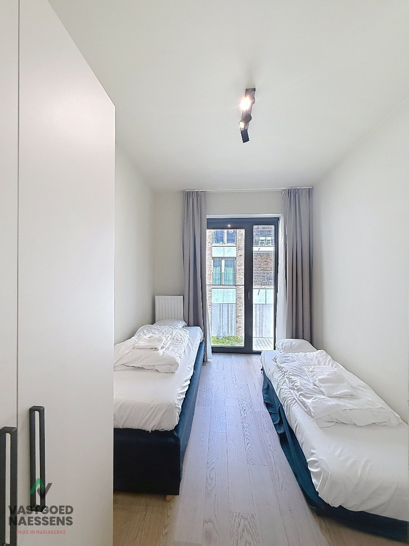 SCHITTEREND DUPLEX-APPARTEMENT – 3 SLPK – 2 BADKAMERS – ZONNIG TERRAS 