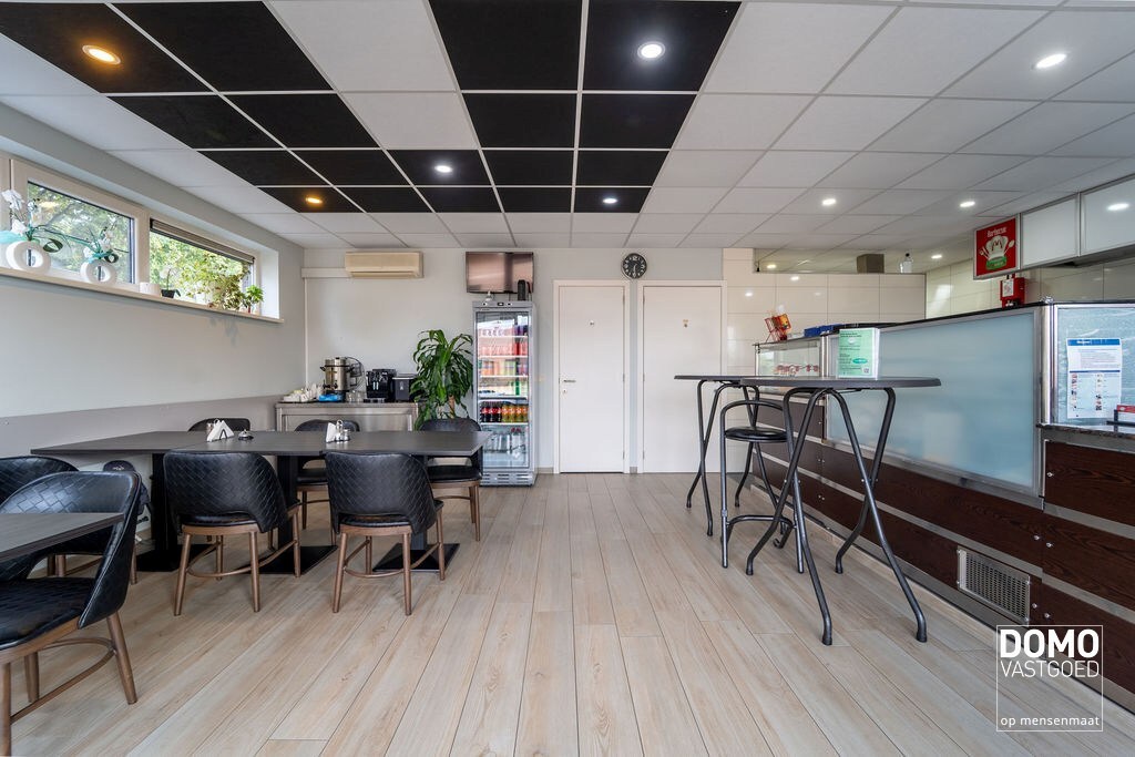 Gunstig gelegen handelshuis te Spalbeek (Hasselt) 