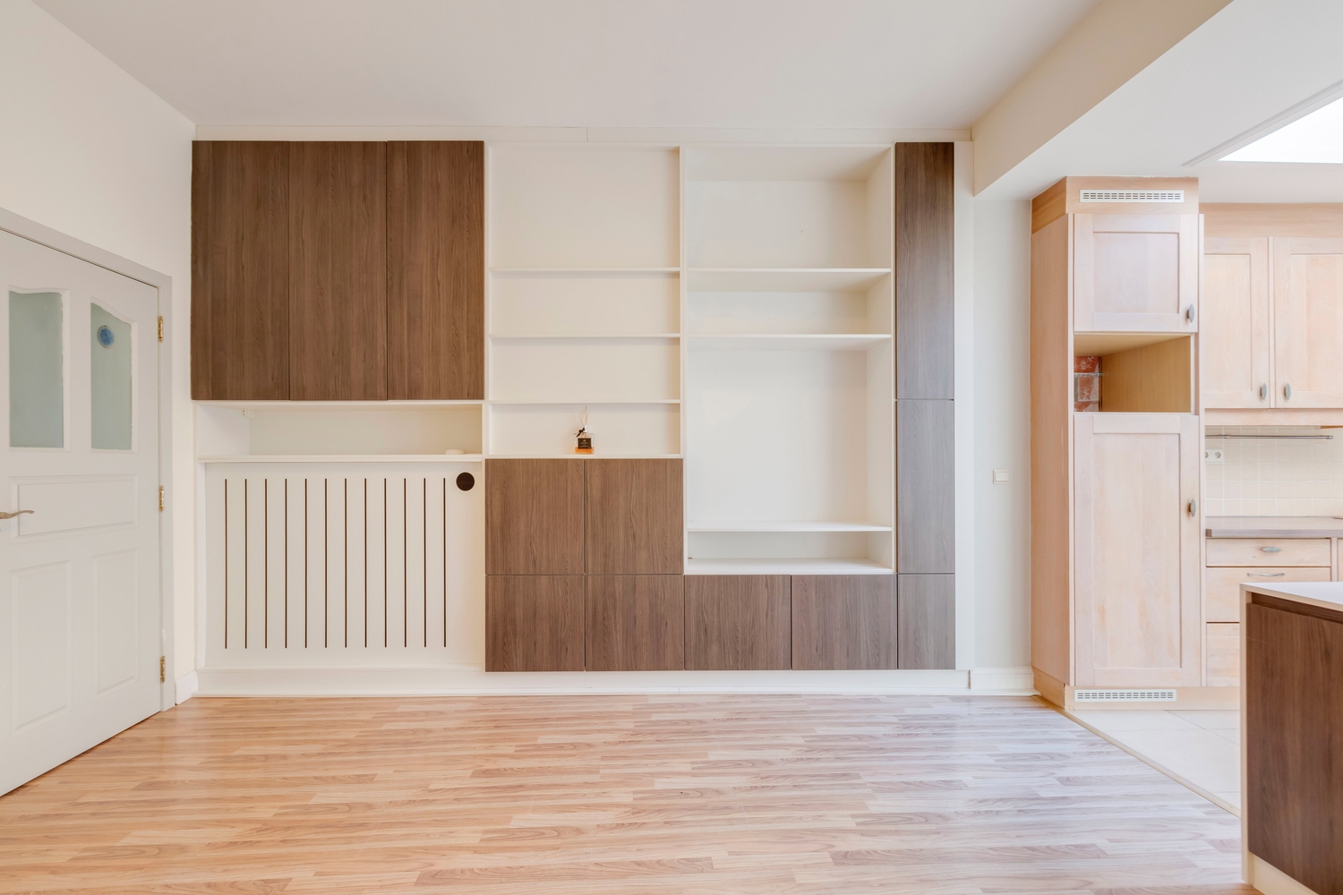 Mooie halfopen bebouwing met zeer ruime kamers 