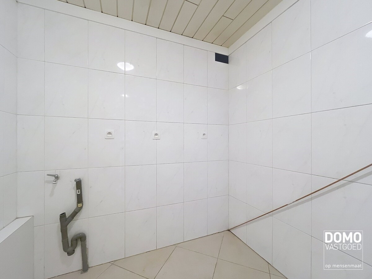 GERENOVEERD DUPLEXAPPARTEMENT MET 2 SLAAPKAMERS OP GOEDE LOCATIE IN KURINGEN 