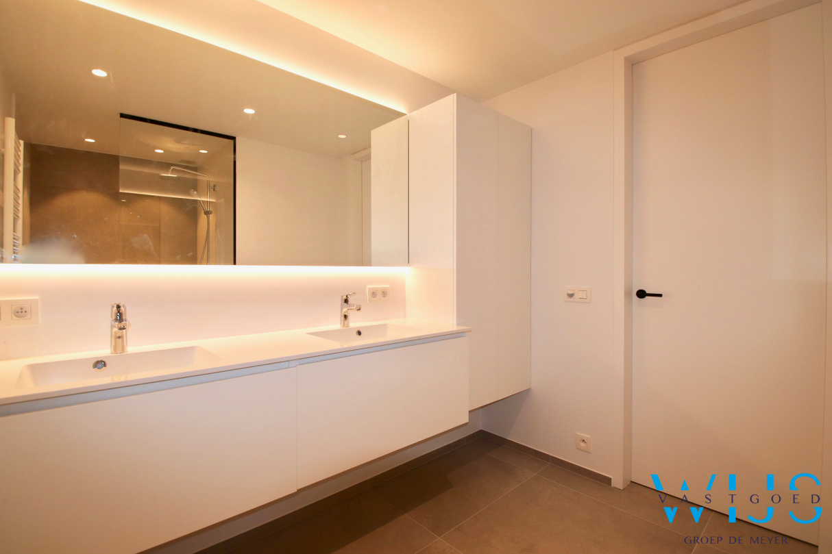 FENOMENAAL appartement met hoge afwerking te KLUIZEN ! 