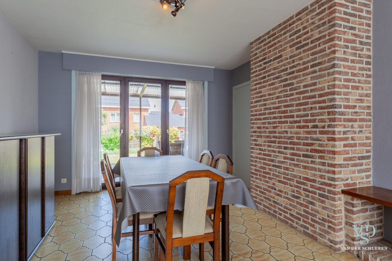 Degelijke Half Open Bebouwing 