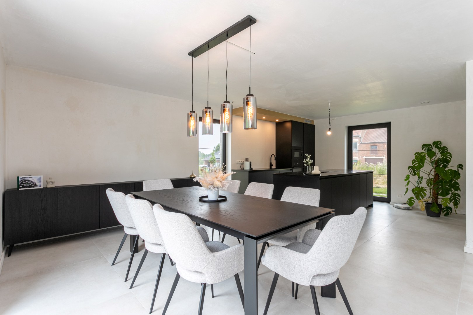 Recente stijlvolle gezinswoning met 3 slpk te Beersel 