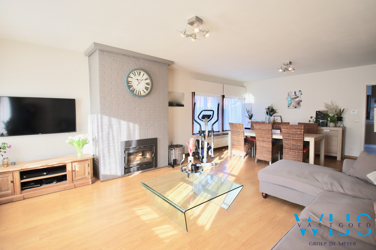 Instapklare woning in een rustige woonwijk te ERTVELDE! 