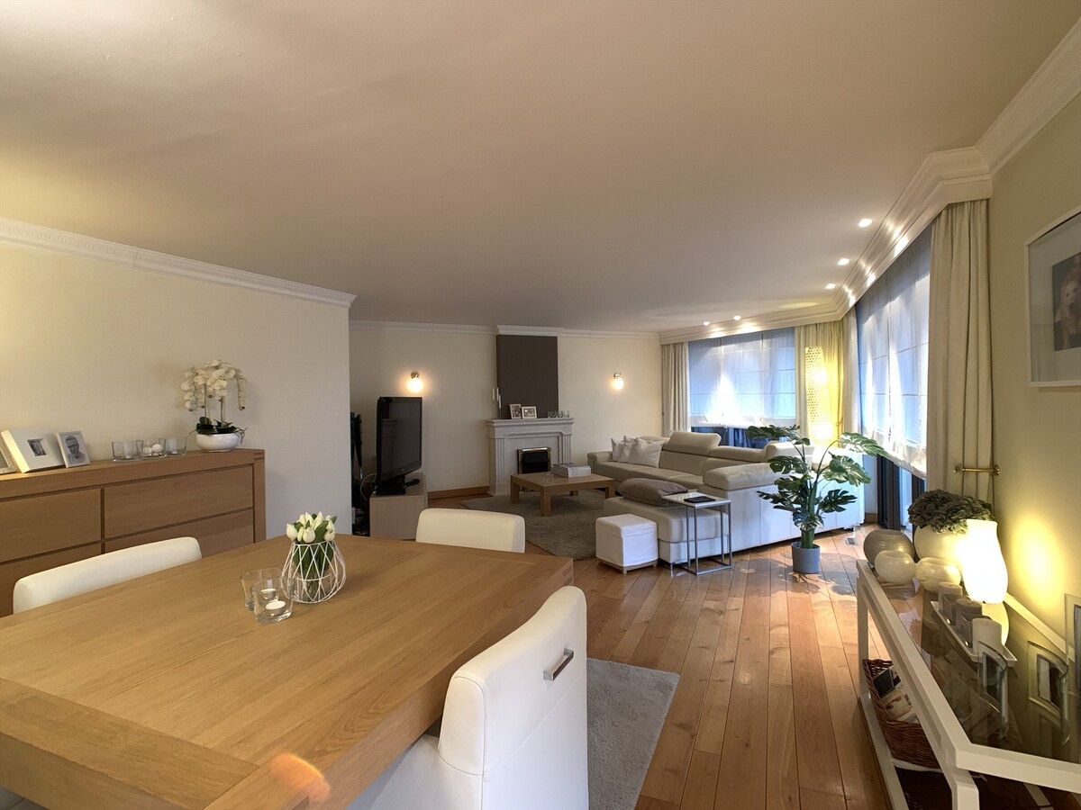 Prachtig appartement met groot terras 