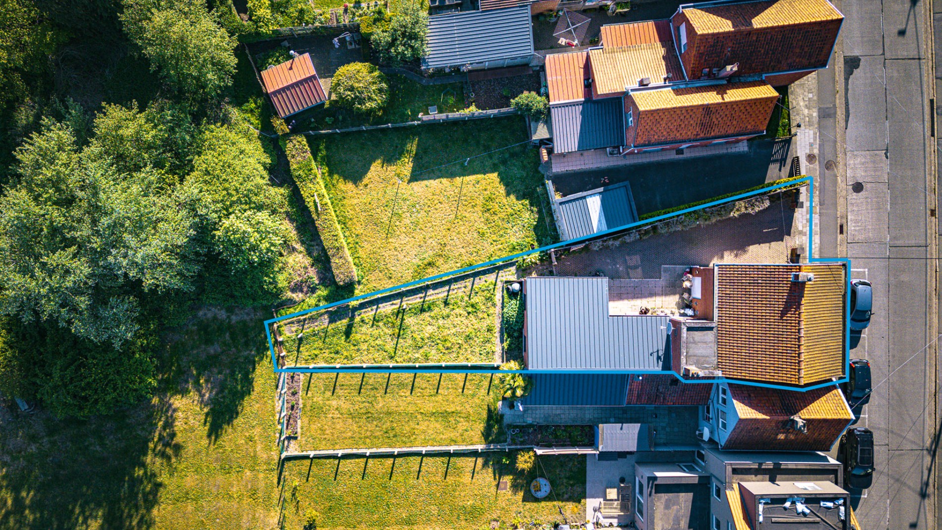 Halfopen bebouwing op 267m² met 3 slpks, garage en tuin te Maldegem 