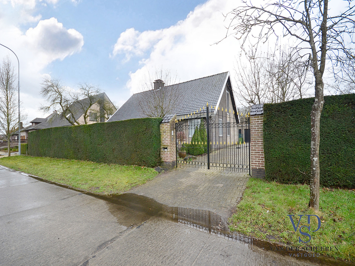 Tijdloze villa in residentiële wijk te Nazareth. 